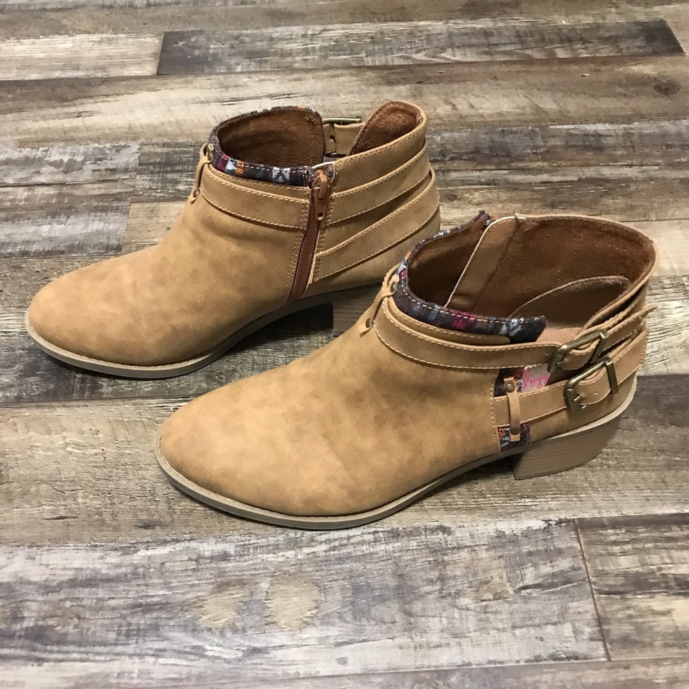 Jellypop Lorayne Tan Ankle Booties Women’s 10